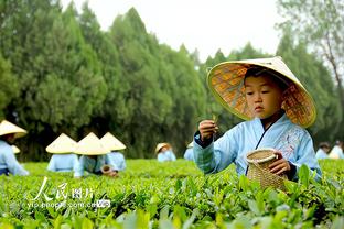 战神形态？今日快船官方赢球海报以莱昂纳德作封面